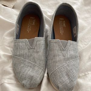 Toms